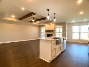 1053 Charles Thomas Dr in Clarksville, TN - Building Photo - Building Photo