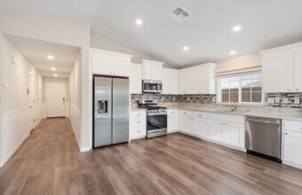 5145 Chelsea Creek Rd in Roseville, CA - Building Photo - Building Photo