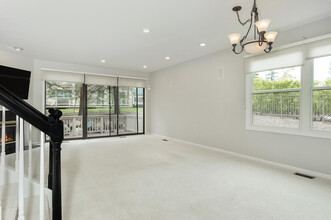 908 Upper Scotsborough Way in Bloomfield Hills, MI - Building Photo - Building Photo