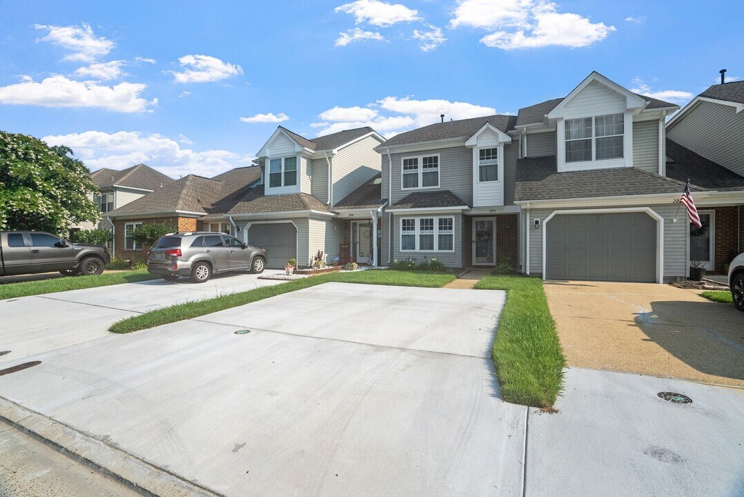 2892 Saville Garden Way in Virginia Beach, VA - Building Photo
