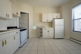 72 Gardner St, Unit E6 in Boston, MA - Building Photo - Building Photo