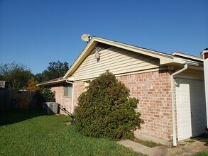 13014 Maxim Dr in Houston, TX - Building Photo - Building Photo