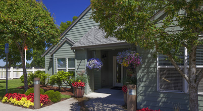 Parkside Apartments in Gresham, OR - Foto de edificio - Building Photo