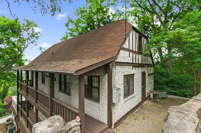 Manor Village in Birmingham, AL - Foto de edificio - Building Photo