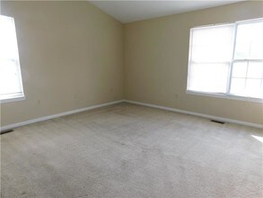 476 Rosebud Cir in Walton, KY - Building Photo - Building Photo