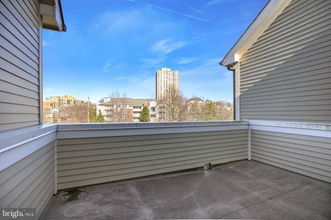 9772 Fields Rd in Gaithersburg, MD - Foto de edificio - Building Photo