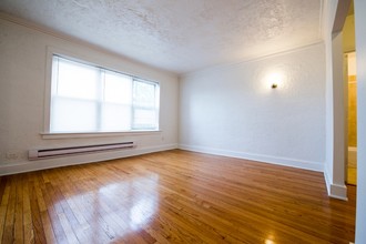 7903 S Luella Ave in Chicago, IL - Foto de edificio - Interior Photo