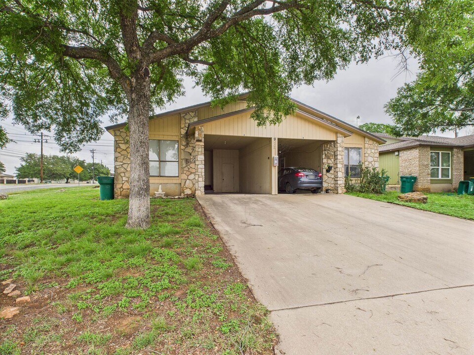 913 Mayfield Dr in Marble Falls, TX - Building Photo