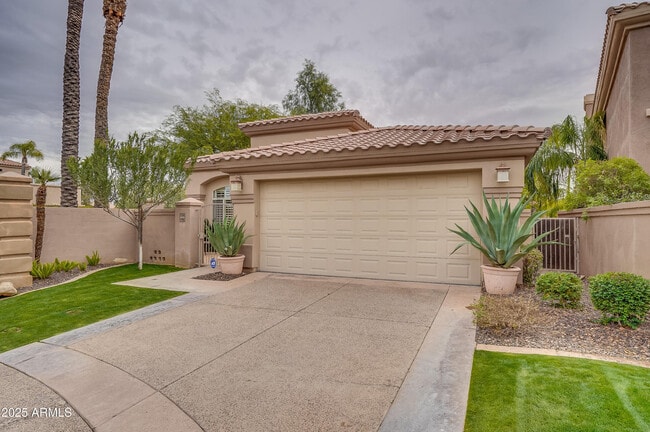 10193 E Bayview Dr in Scottsdale, AZ - Building Photo - Building Photo