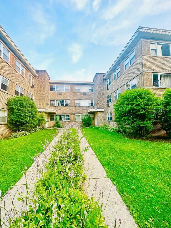 4643 Main St Rentals in Skokie, IL