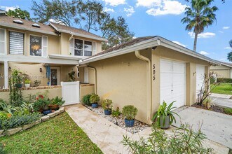 505 Maplewood Dr in Greenacres, FL - Building Photo - Building Photo