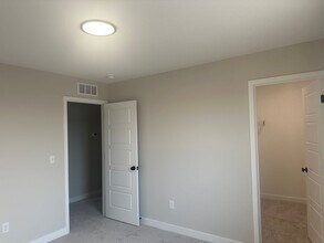 18220 Depot St in Overland Park, KS - Building Photo - Building Photo