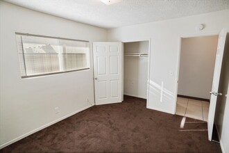 342 E Lancaster Blvd in Lancaster, CA - Building Photo - Interior Photo