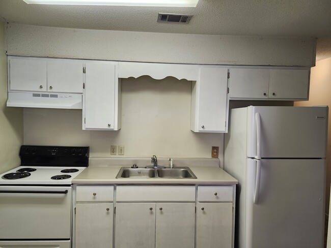 44 5th Ave, Unit Shalimar Rentals in Shalimar, FL - Building Photo - Building Photo