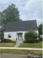 151 Warner St in Hamden, CT - Building Photo