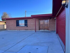7130 E 30th St in Tucson, AZ - Foto de edificio - Building Photo
