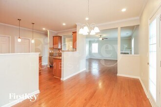 4609 Meadowside Terrace in High Point, NC - Foto de edificio - Building Photo