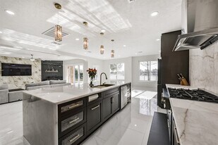 2315 Bending Spring Dr in Pearland, TX - Building Photo