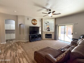 235 E Smoke Tree Rd in Gilbert, AZ - Building Photo - Building Photo