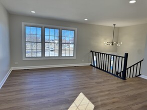 1889 Cove Ln in Glendale Heights, IL - Foto de edificio - Building Photo
