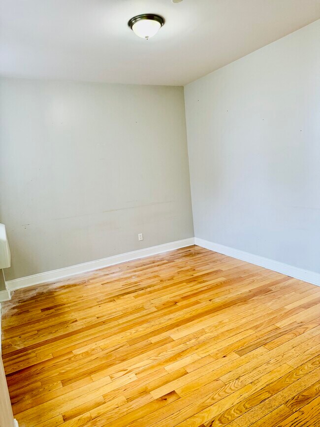45 S Broadway, Unit 4J in Yonkers, NY - Foto de edificio - Building Photo