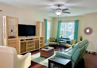 102 Harvest Oaks Ln in Durham, NC - Building Photo - Building Photo
