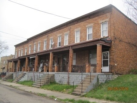 6809-6817 Lyric St in Pittsburgh, PA - Building Photo