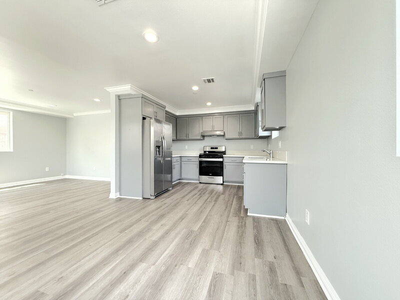 322 E 55th St in Los Angeles, CA - Building Photo