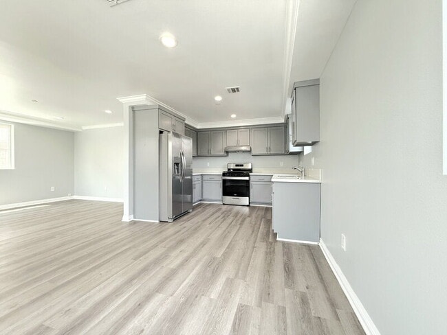 property at 322 E 55th St