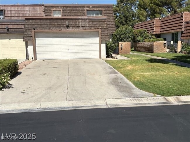 2963 Pinehurst Dr in Las Vegas, NV - Building Photo - Building Photo