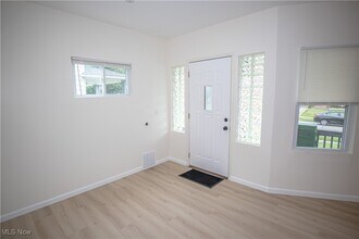 3219 W 86th St in Cleveland, OH - Building Photo - Building Photo