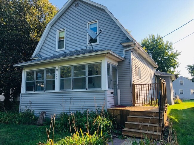 property at 213 Moir St