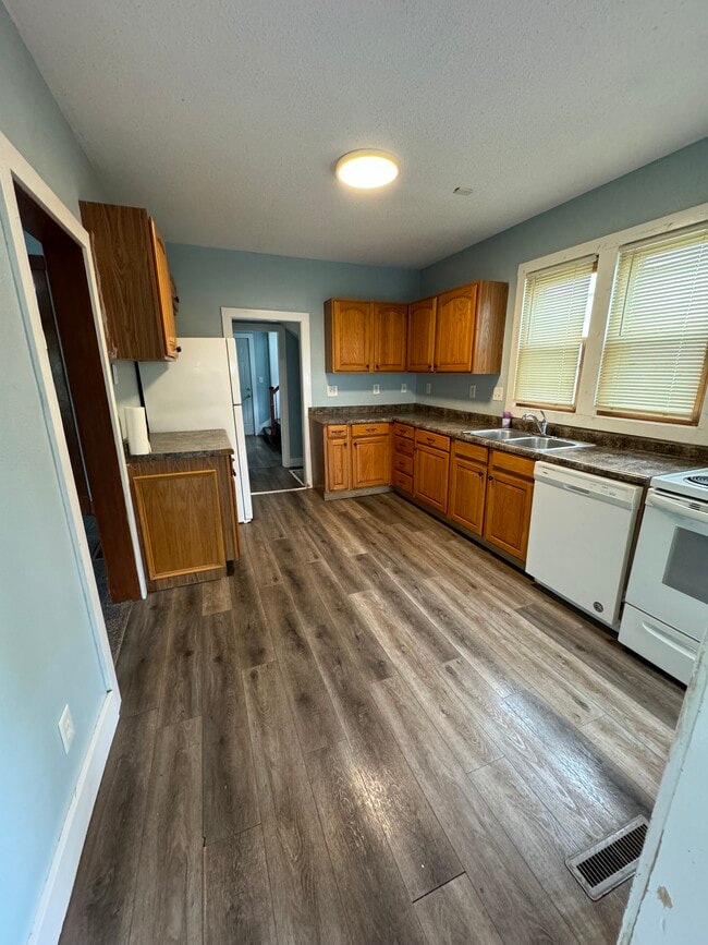 property at 264-212 12th St NW