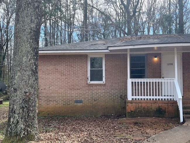 property at 1208 Dewey St