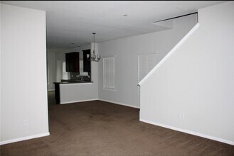 5107 Misty Ln in Bacliff, TX - Foto de edificio - Building Photo