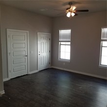 2375 W Houston St in Fayetteville, AR - Building Photo - Building Photo