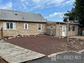 1515 Thomas Ave in North Brunswick, NJ - Building Photo