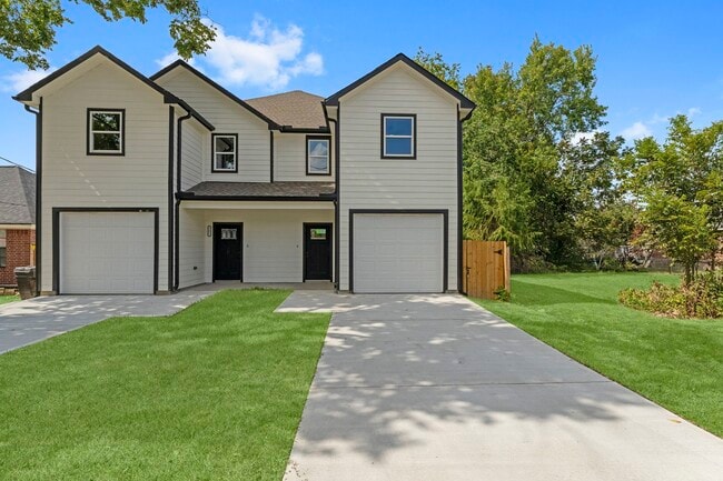 8205 Carver Rd in Houston, TX - Foto de edificio - Building Photo