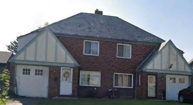 335 Charles Ave in New Kensington, PA - Building Photo - Building Photo