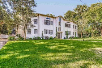 1515 E Lakeview Ave in Pensacola, FL - Foto de edificio - Building Photo