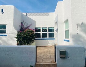 2437 SW 13th St in Miami, FL - Building Photo - Building Photo