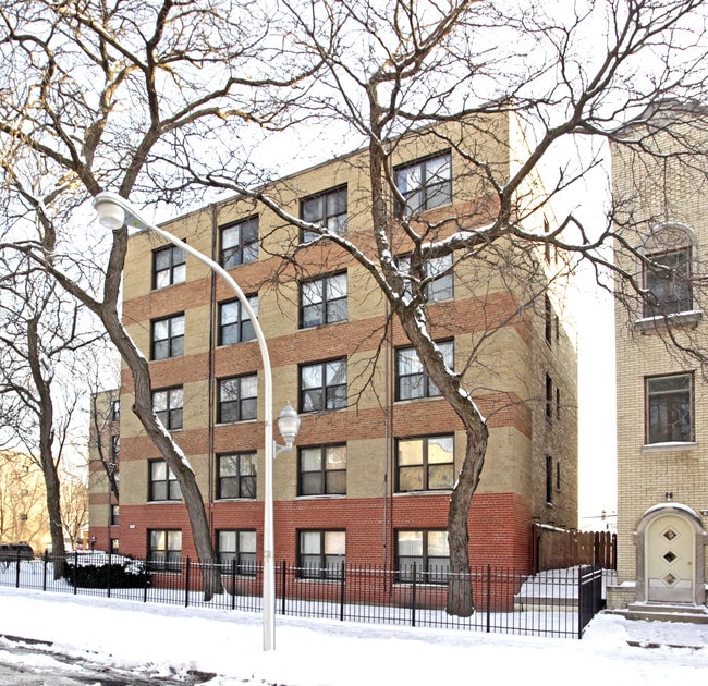 Arthur Court Apartments in Chicago, IL - Building Photo - Building Photo