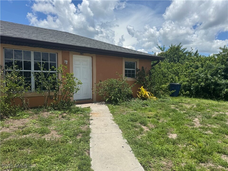 743 Ivan Ave S in Lehigh Acres, FL - Building Photo