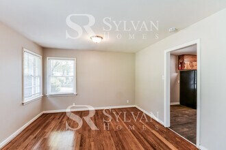 541 Zinnia Ln in Birmingham, AL - Building Photo - Building Photo