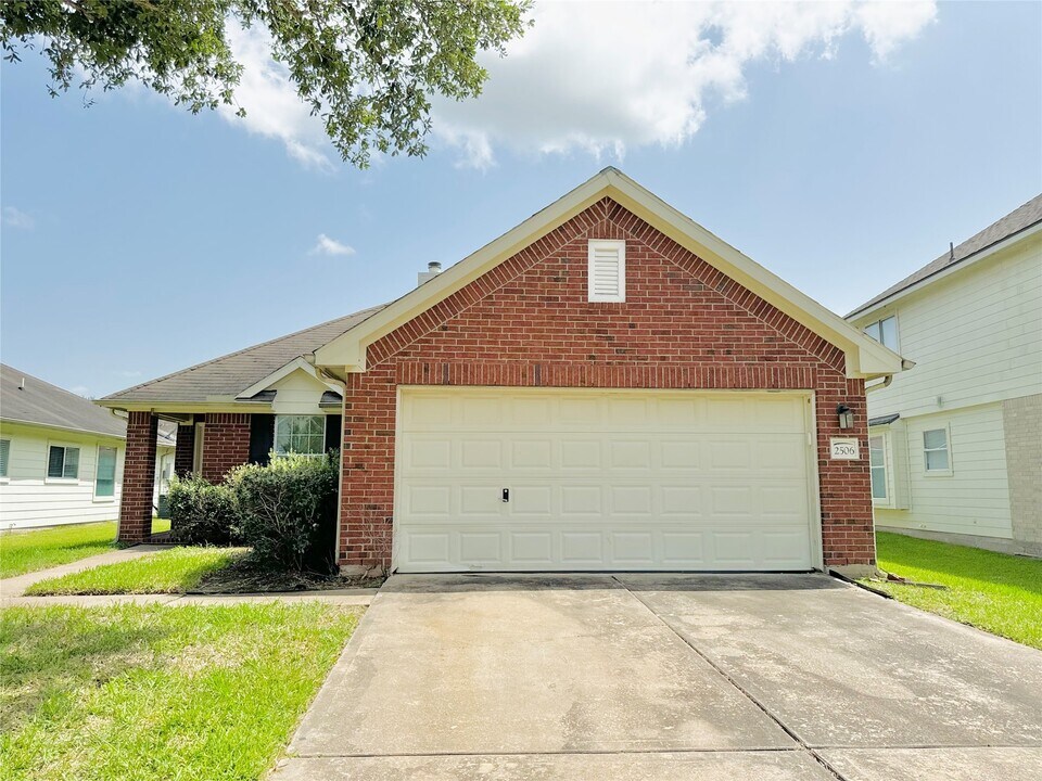 2506 Teal Run Pl Dr in Fresno, TX - Building Photo