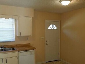 2009 N Kelley Ave in Kissimmee, FL - Building Photo - Building Photo