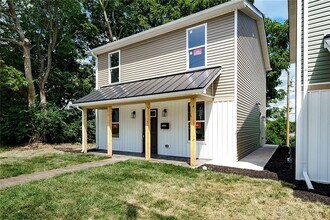 4249 Pleasant View Ave in Dayton, OH - Building Photo - Building Photo