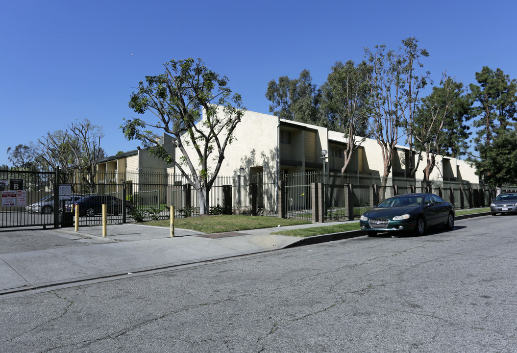 Washington Court in Los Angeles, CA - Building Photo