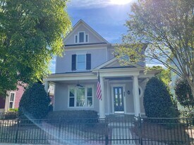 22023 Lady Glencirn Ct in Cornelius, NC - Building Photo