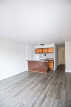 5859 N Winthrop Ave, Unit #305 in Chicago, IL - Building Photo - Building Photo